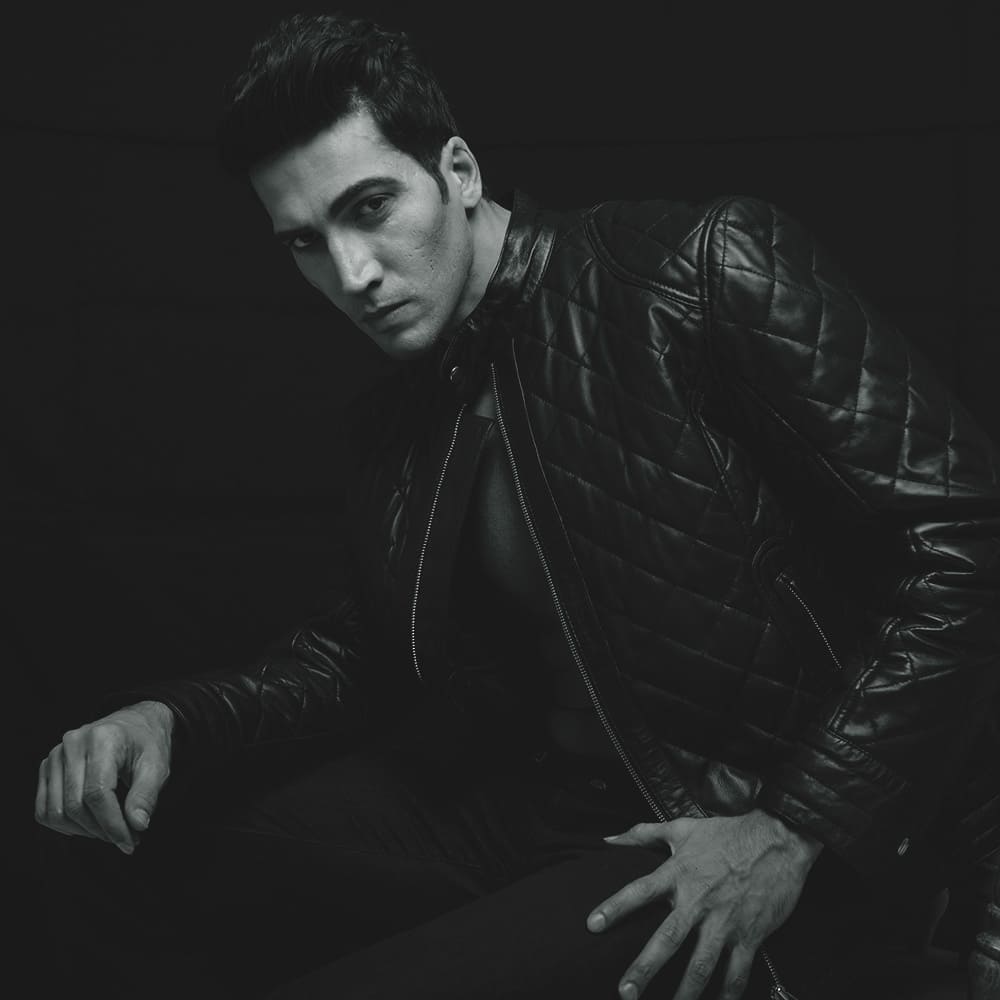 The Axel Men's Quilted Black Leather Jacket combines modern refinement with premium craftsmanship, featuring sheepskin leather and quilted detailing for a bold, stylish look.