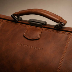 Crafted For Every Journey
Luxury Leather Travel Companion
Spacious Weekend Travel Capacity
Premium Wax Pull Up Leather
Wide Opening Travel Design
Built For Business Travel
Padded Laptop Protection
Smart Interior Organization
Premium Antique Hardware
Comfortable Leather Handle
Adjustable Shoulder Strap
Rear Quick Access Pocket
Secure Bracket Frame Lock
Handcrafted Heritage Quality
Built To Last Years