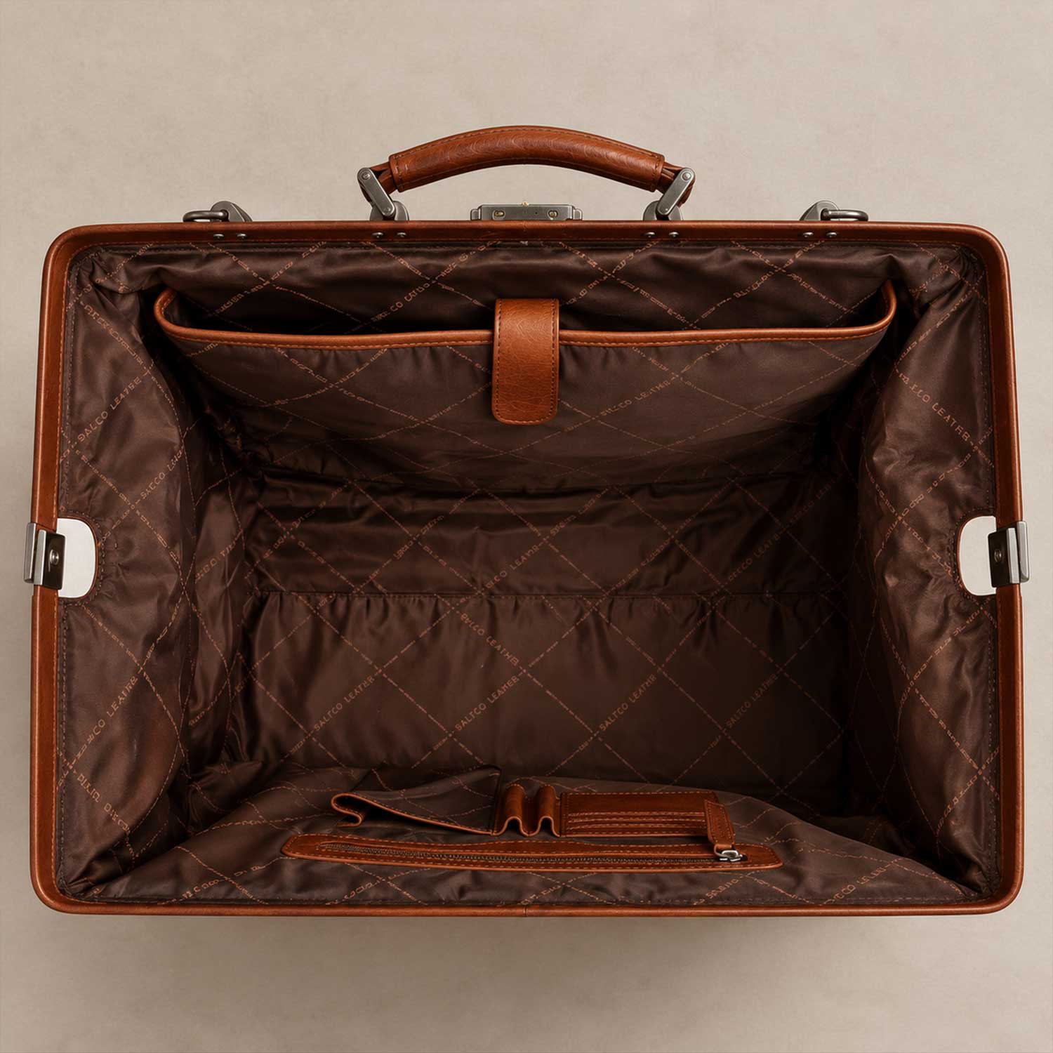 Crafted For Every Journey
Luxury Leather Travel Companion
Spacious Weekend Travel Capacity
Premium Wax Pull Up Leather
Wide Opening Travel Design
Built For Business Travel
Padded Laptop Protection
Smart Interior Organization
Premium Antique Hardware
Comfortable Leather Handle
Adjustable Shoulder Strap
Rear Quick Access Pocket
Secure Bracket Frame Lock
Handcrafted Heritage Quality
Built To Last Years