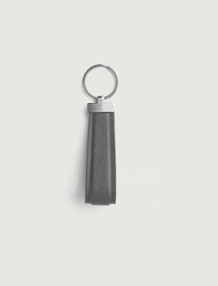 Everett Grey Leather Keychain 1